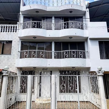 Hospedaje Casa Aurora Cali Bagian luar foto